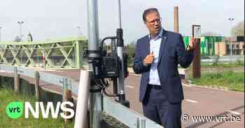 Slimme camera telt verkeer op kruispunt met fietssnelweg in Zemst - VRT NWS