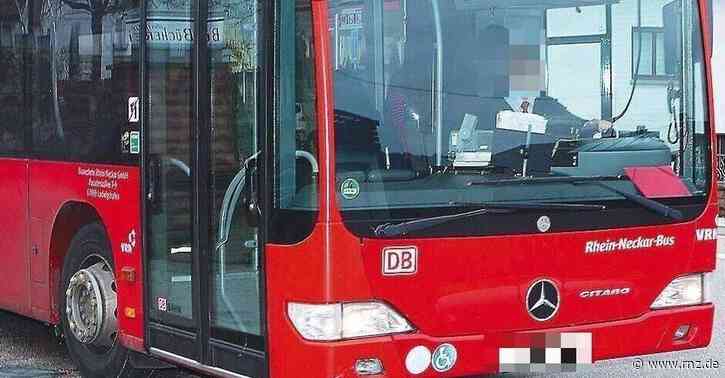 Heidelberg:  26-Jährige attackiert Busfahrerin mit abgebrochener Glasflasche