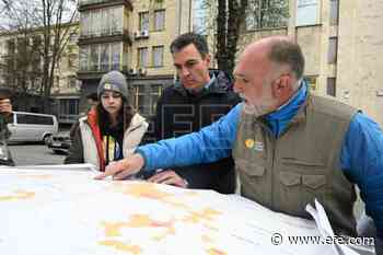 Sánchez expresa al cocinero José Andrés su orgullo por su labor en Ucrania - Agencia EFE