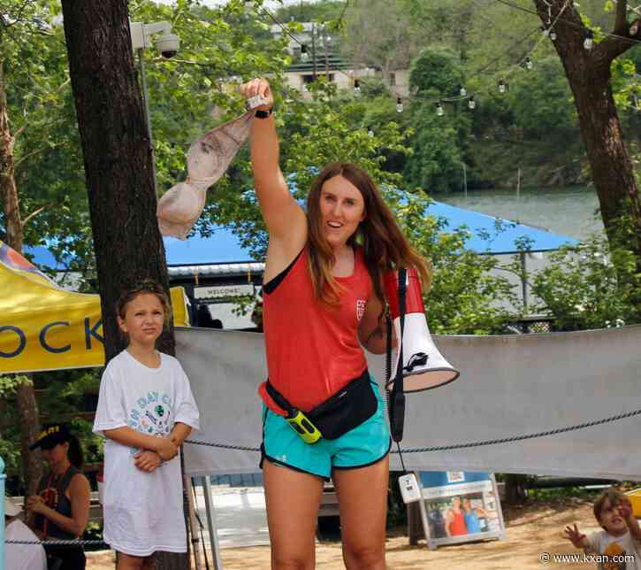 Earth Day cleanup crews remove tons of trash from Lady Bird Lake