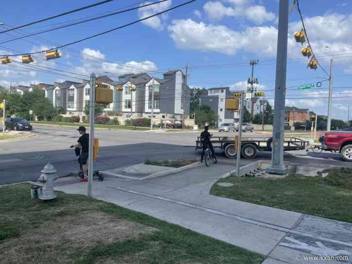 Man stabbed with machete while walking dog in SE Austin