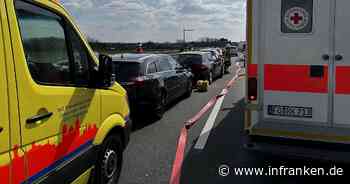 A73 bei Erlangen: Autos krachen ineinander - zwei Auffahrunfälle und mehrere Verletzte - inFranken.de