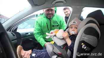 Polizei kontrolliert Gurtpflicht in Parchim: Angeschnallt kamen die meisten zur Kita - svz – Schweriner Volkszeitung