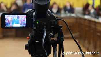 "Pd in imbarazzo esce dall'aula per non votare contro Effetto Parma" - La Repubblica