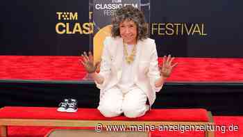 Lily Tomlin mit Handabdruck in Hollywood verewigt