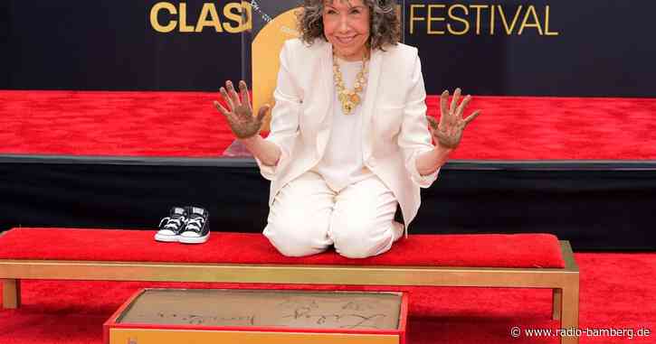 Lily Tomlin mit Handabdruck in Hollywood verewigt