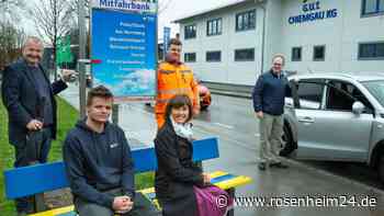 Der elegantere Daumenstopp – Prien hat jetzt Mitfahrbankerl