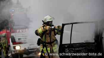 Zeugen gesucht - Renault brennt in Balingen - Polizei geht von Brandstiftung aus - Schwarzwälder Bote