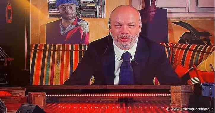 Propaganda Live, Diego Bianchi ha il Covid e conduce da casa: “L’ho scansato per due anni ma mi ha preso in pieno”