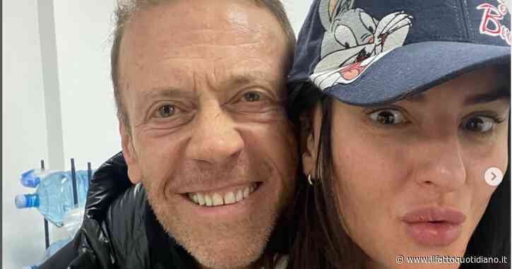 Arisa e Rocco Siffredi insieme: la foto manda i fan in delirio. Novità in arrivo? – FOTO