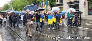 Malgré la pluie, une centaine de manifestants en soutien à l’Ukraine dans les rues de Nice