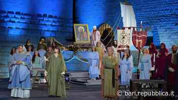 Bari, a San Nicola il corteo storico coinvolge tutta la città: prologo per portare il quadro anche in periferia - La Repubblica
