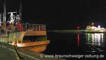 Ausflugsboot vor Japan vermutlich gesunken