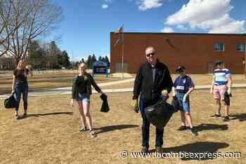 20-minute makeover for Lacombe during Pitch-In Week - Lacombe Express