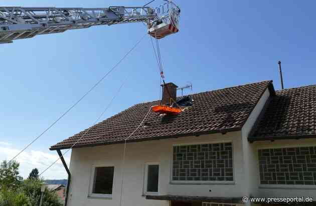 FW Stockach: Tragehilfe für den Rettungsdienst und eine ausgelöste Brandmeldeanlage
