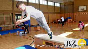 Flüchtlingskinder vergessen beim MTV Vorsfelde kurz den Krieg