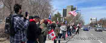 Des dizaines de manifestants pour le convoi à Montréal