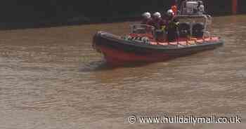 Emergency services rescue man from River Hull - Hull Live