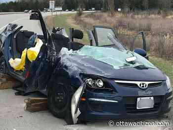 Two seriously hurt in Hwy 416 crash near West Hunt Club
