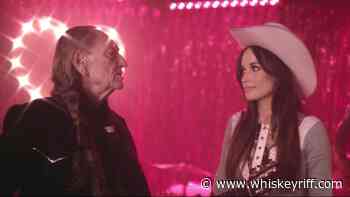 Kacey Musgraves Recalls The Time She Kissed Willie Nelson On The Cheek In A Photo Booth: “I Didn't Realize There Was A Screen On Top” - Whiskey Riff