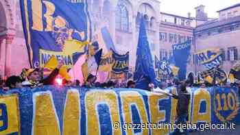 Il brindisi di Rivetti, una Rossa per amica e la sorpresa di Catia - La Gazzetta di Modena