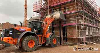 Wiellader ondersteunt gevel oud kloostergebouw - Het Laatste Nieuws