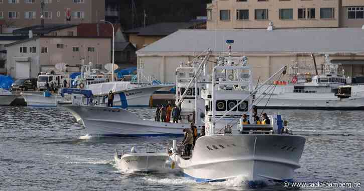 Ausflugsboot vor Japan gekentert: Vier Menschen gefunden