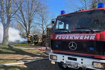 Holzstapel brennt in Lauterbach: Feuerwehren verhindern größeren Brand - freiepresse.de