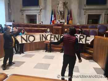 Rifiuti, M5S-LcR: “Occupiamo simbolicamente Aula Giulio Cesare per ribadire nostro fermo No a inceneritori” - MeridianaNotizie