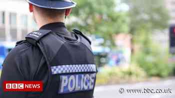 Man attacked and has wallet stolen in Sutton-in-Ashfield - BBC