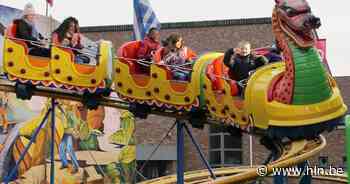 Foorkramers nemen plek in voor Palmenmarkt - Het Laatste Nieuws