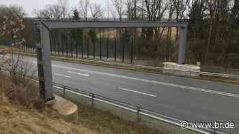 Unnützes Bauwerk in Vilshofen:Haselmaus verschmäht ihre Brücke - br.de