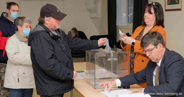 Stichwahl um Präsidentschaft in Frankreich begonnen