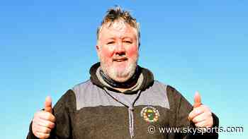 Andy Moles: Former Warwickshire cricketer and amputee takes on 'Moler's Marathon' for Professional Cricketers' Trust - Sky Sports