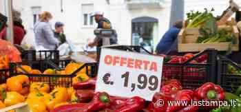 Spesa al mercato di Vercelli, ecco cosa è cambiato in tre mesi - La Stampa