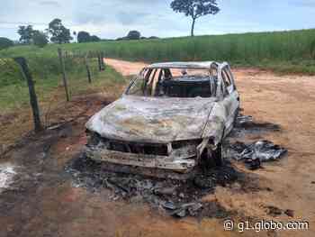 Carro é encontrado queimado no distrito de Tanabi - Globo