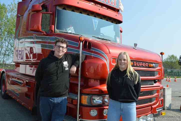 Enige Antwerpse humaniora-opleiding tot vrachtwagenchauffeur gered dankzij transportbedrijf Hens: “Het doet iets om met zo’n ferm ‘machien’ te rijden”
