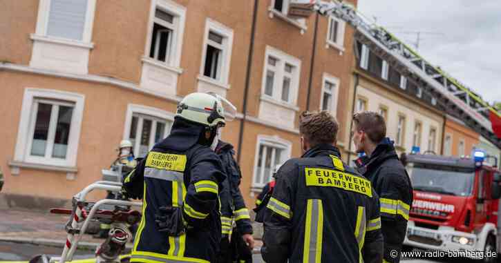 Seniorin stirbt bei Brand in Mehrfamilienwohnhaus
