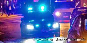 Betrunkener rast mit Sportwagen durch Hildesheim, gefährdet Fußgängerinnen – und baut Unfall - www.hildesheimer-allgemeine.de