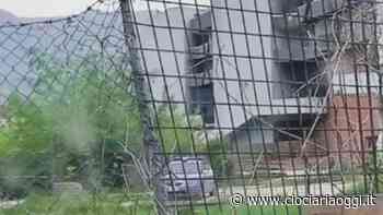 Cumuli di rifiuti e degrado nell'Ex Tomassi, il blitz della polizia - ciociariaoggi.it