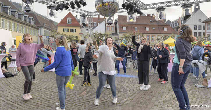 Heidelberg:  Disco unter freiem Himmel und Funkkopfhörern