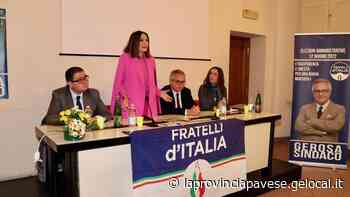 «Buche e degrado, a Mortara la Lega ha fallito»: Santanchè scalda la caccia al voto - La Provincia Pavese