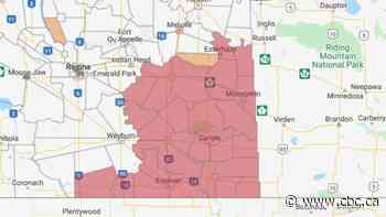 Winter storm closes roads, knocks out power in southeast Sask.