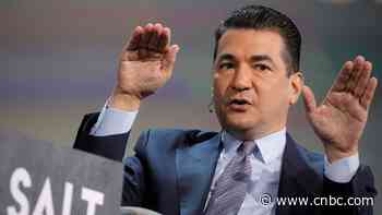 Dr. Scott Gottlieb: High-quality Covid masks work even if others around you aren't wearing one - CNBC