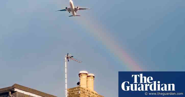 ‘The bird was complete luck’: Josh Edgoose’s best phone picture