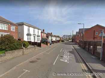 'Man with machete' among group arguing in Dudley street - Express & Star