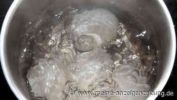 Eier kochen: Wasser auf niemals in den Abfluss gießen