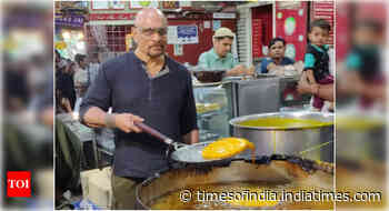 Bharat Dabholkar: I never miss the iftar trail at Minara Masjid every year - Times of India
