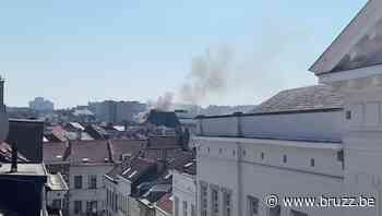 Gewonde bij dakbrand in Sint-Joost-ten-Node - BRUZZ