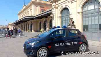 Mentre viene a Parma dalla fidanzata rapinato sul treno: arrestati due giovani - ParmaToday